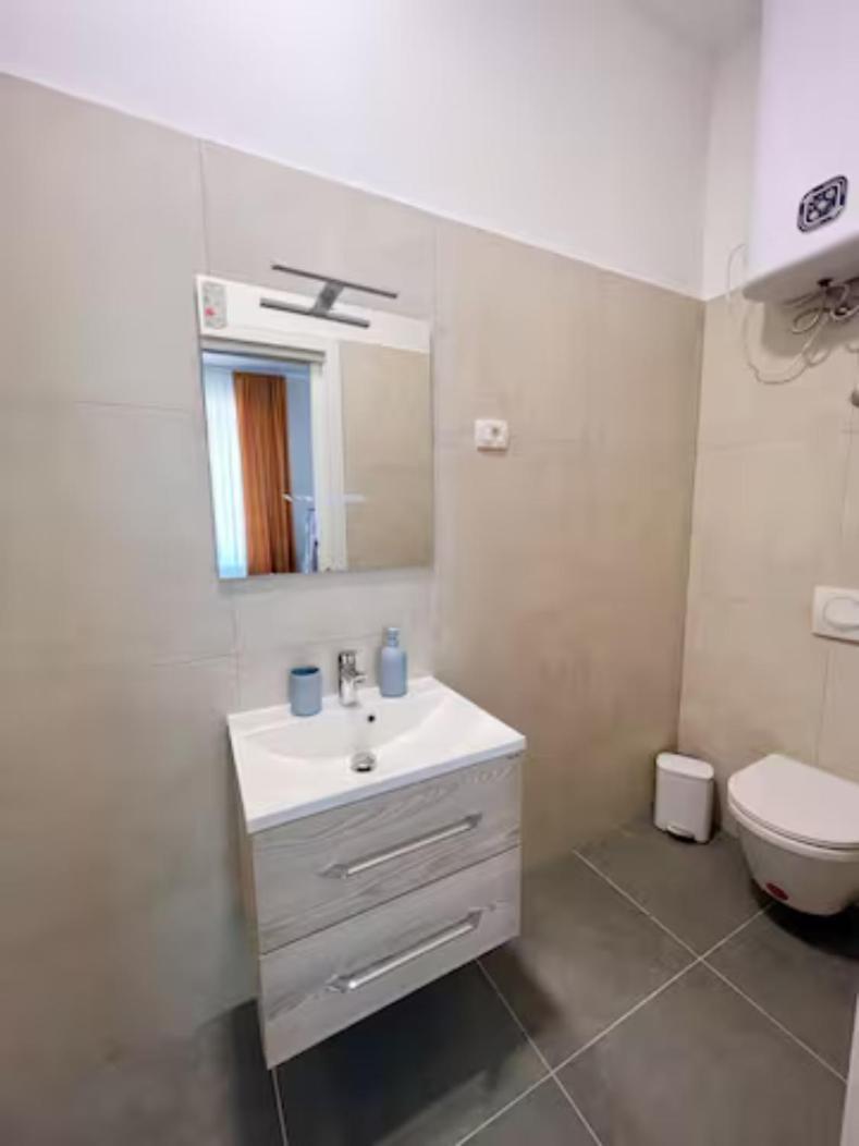 Апартаменты New Stylish & Modern Studio Apart - With Sea View Пула Экстерьер фото