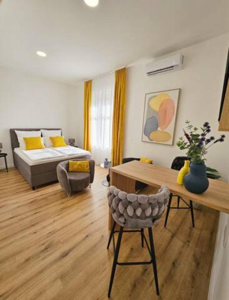 Апартаменты New Stylish & Modern Studio Apart - With Sea View Пула Экстерьер фото